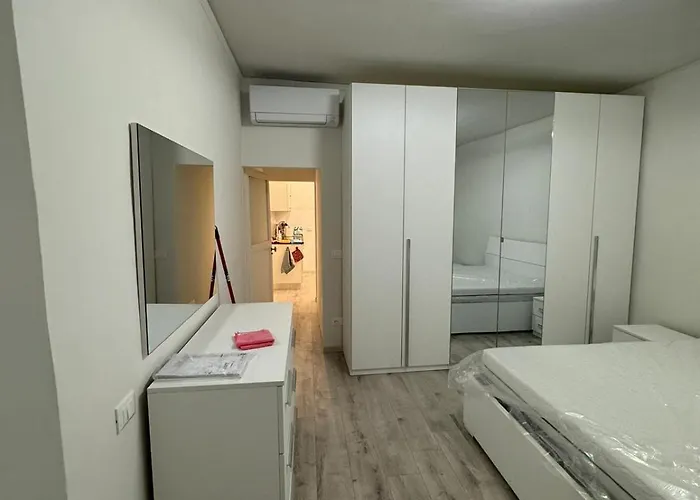 Spacious & Trendy 2Br Apartment